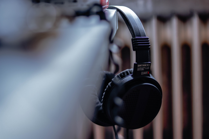 Bluetooth наушники на ФРЕЙМВОРКЕ