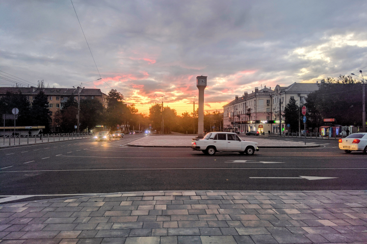 Мариупольская площадь