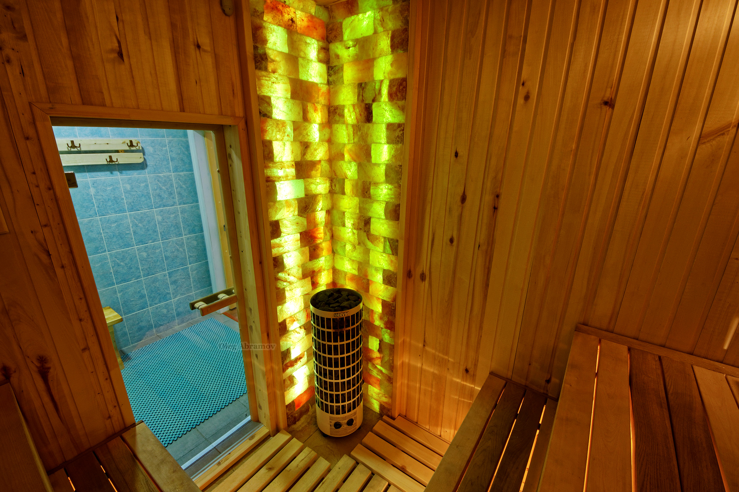 10001388_conv200.jpg