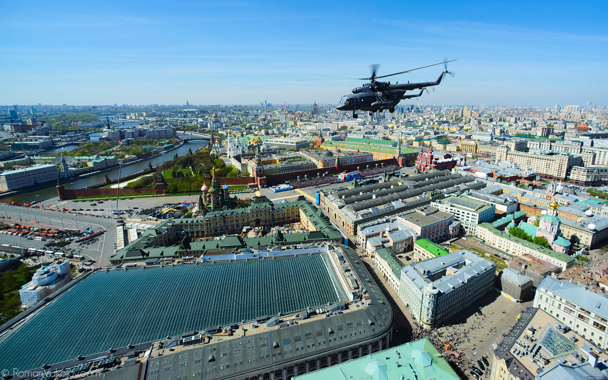 Полет над москвой. Москва Тверская с высоты птичьего полета. Киевская площадь Москва с высоты птичьего полета. Москва Птичево с высоты птичьего. Москва с птичьева полёта.